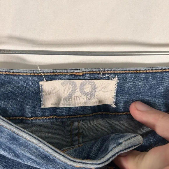 We the Free Jeans Women's 29 Medium Wash Mid Rise Cotton Blend Button Zip - Picture 5 of 9